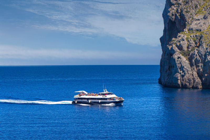 Une excursion en bateau à travers les criques de Majorque